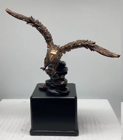 Eagle Landing 12.5" height